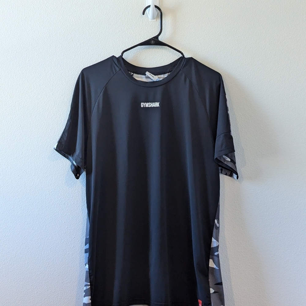Medium- Gymshark, Black, Grey and Orange T-Shirt